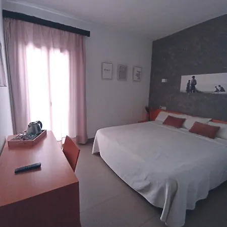 Alboran Hotel 2*